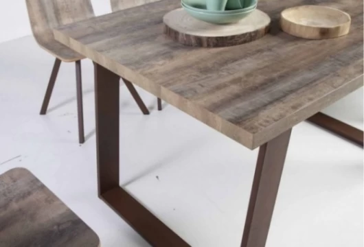 Mesa de comedor fija con patas metálicas Dublín Mesas de comedor en Bilbao