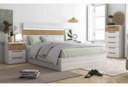 Cabecero y dos mesitas. Mod.Hay Conjuntos Dormitorio en Bilbao