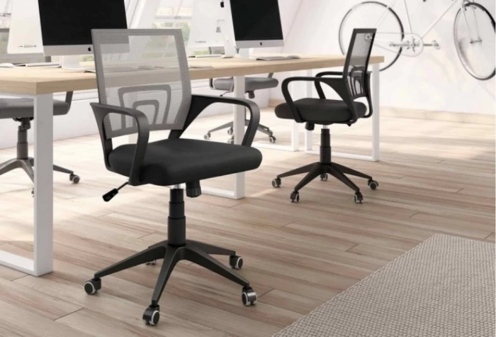 Silla de escritorio con ruedas, Mod. Mara